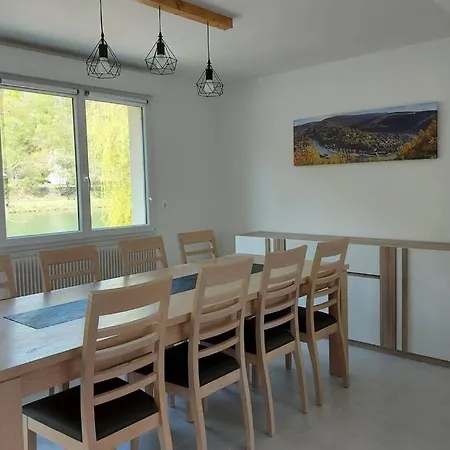 בית נופש En Bord De Meuse Monthermé