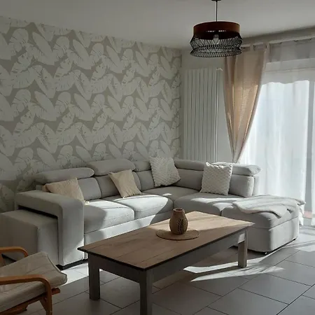 Holiday home En Bord De Meuse
